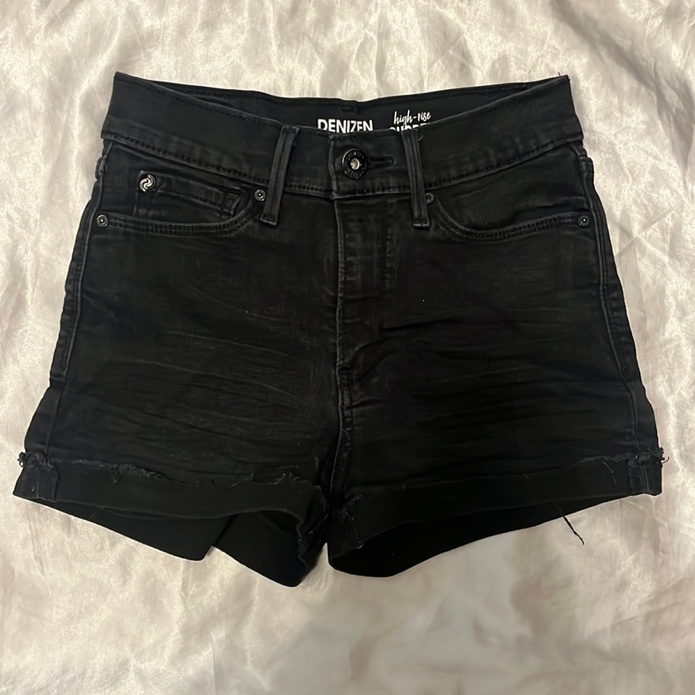Levi’s Black High rise shorts